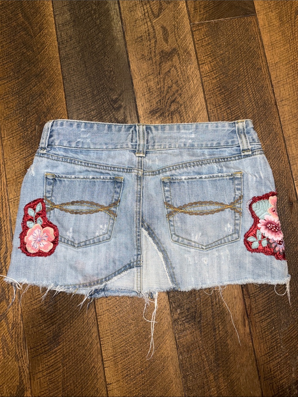 Abercrombie & Fitch Light Blue Denim Mini Skirt with Pink Floral Patch - Picture 6 of 8